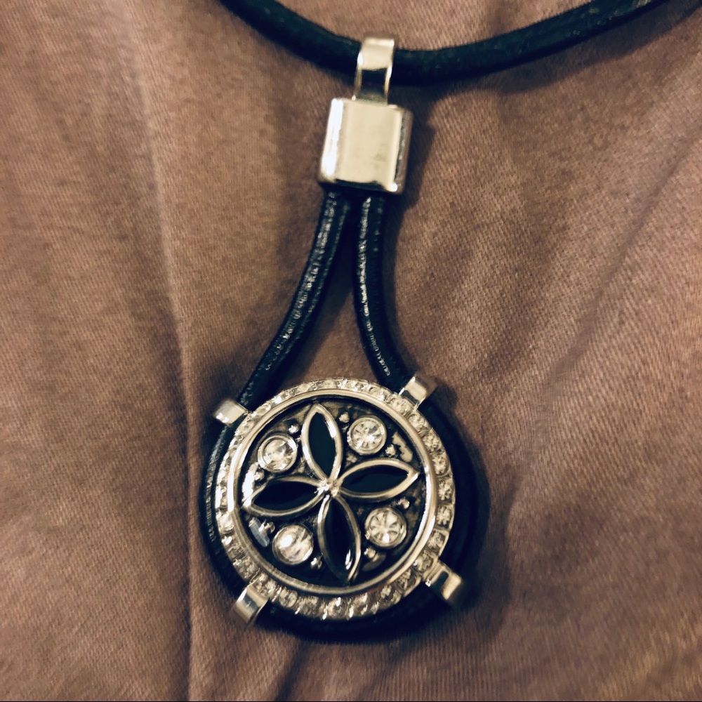 Necklace - Picture 2 of 3